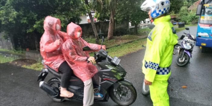 Cegah Lakalantas. Sat Lantas Polres Bangka Barat Laksanakan Patroli Siang Hari