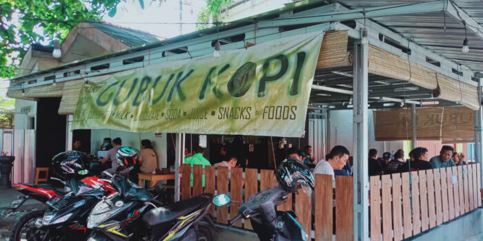 Perbincangan Hangat Seputar Babel dengan LSM TOPAN RI dan OMI-ICC di Gubuk Kopi Pangkalpinang