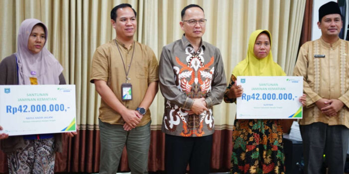 Pemkab Bateng Bersama BPJS ketenagakerjaan Santuni Kematian 2 Keluarga Nelayan