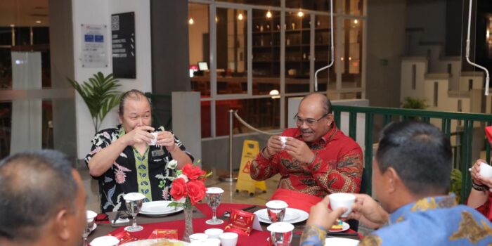 Hadiri Gala Dinner Chinese New Year, Pj Gubernur Safrizal: Tetap Jaga Harmonisasi