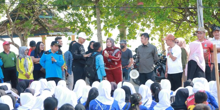 Gotong Royong Akbar di Pantai Pasir Padi Libatkan OPD dan Siswa – Siswi Kota Pangkalpinang 