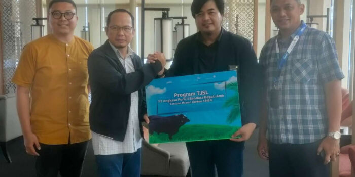 Pemkab Bangka Tengah Terima Sapi Kurban untuk Iduladha 1445H Program TJSL PT Angkasa Pura II