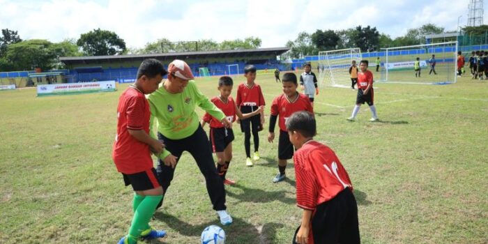 Grasroot Football Festival U-8, U-10, dan U-12 Resmi Dibuka