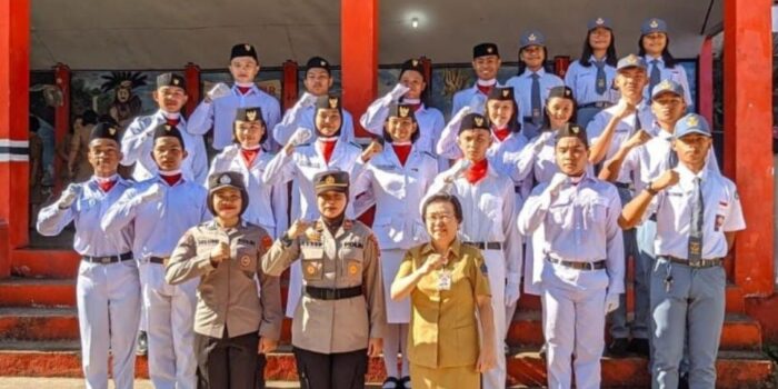 Semangat Merah Putih Berkibar, Upacara Bendera di SMAN 8 Manado Dipimpin Kapolsek Mapanget