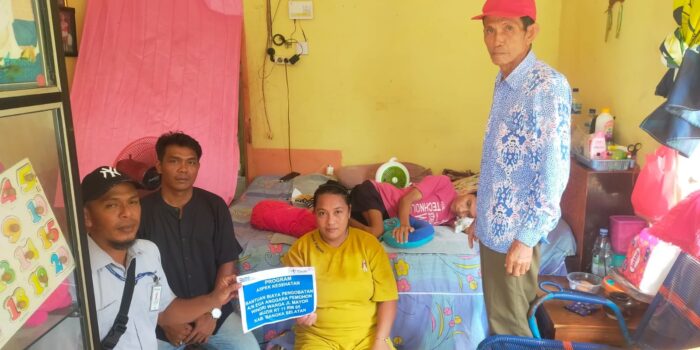 Ringankan Biaya Pengobatan , PT Timah Serahkan Tali Asih ke Ega Warga Bangka Selatan