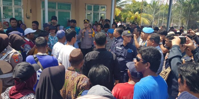 Masyarakat Desa Batu Beriga Tolak Rencana Tambang PT Timah Tbk di Perairan Laut, Aksi Penolakan Memanas
