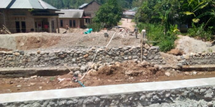 Menelan Miliyaran Rupiah, Proyek Pemasangan Talud Tanpa Plank Kegiatan diduga Tidak Sesuai Spesifikasi 