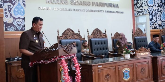 Pj Wako Budi Utama Beri Tanggapan Pandangan Umum Fraksi Terkait Tiga Raperda