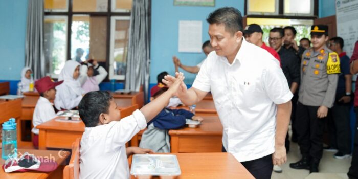 PT Timah Dukung Program Makan Bergizi Bagi Pelajar di Bumi Laskar Pelangi