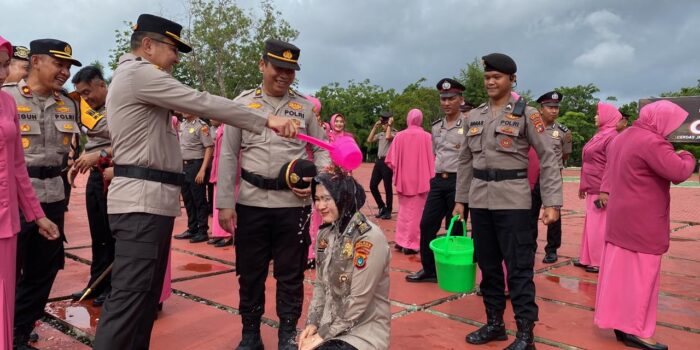 Kapolres Bangka Barat Pimpin Upacara Kenaikan Pangkat  Sebanyak 31 Personil