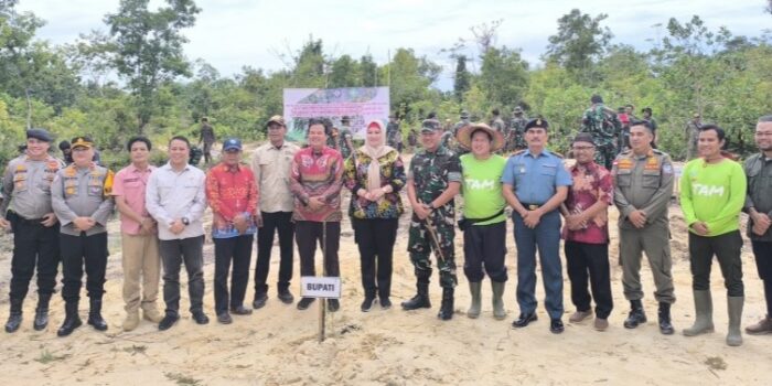 PT TAM Bersama Korem 045 Gaya  Kolaborasi Tanam Pohon Kayu Putih di Das Basel 