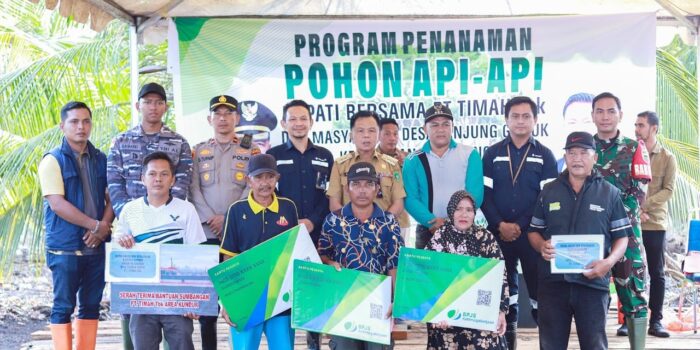 PT Timah Berikan Perlindungan BPJS Ketenagakerjaan Bagi Nelayan dan Tani di Kecamatan Rangsang 