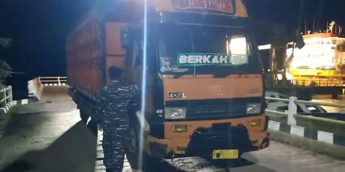 Satgas TNI AL dan Lanal Babel Berhasil   Amankan Pasir Timah Diduga Ilegal Di Pelabuhan Sadai