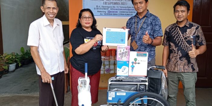 PT Timah Salurkan Alat Kesehatan untuk Yayasan Bina Citra Kundur