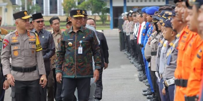 Eddy Iskandar Hadiri Gelaran Apel Pasukan Operasi Ketupat Menumbing 2025