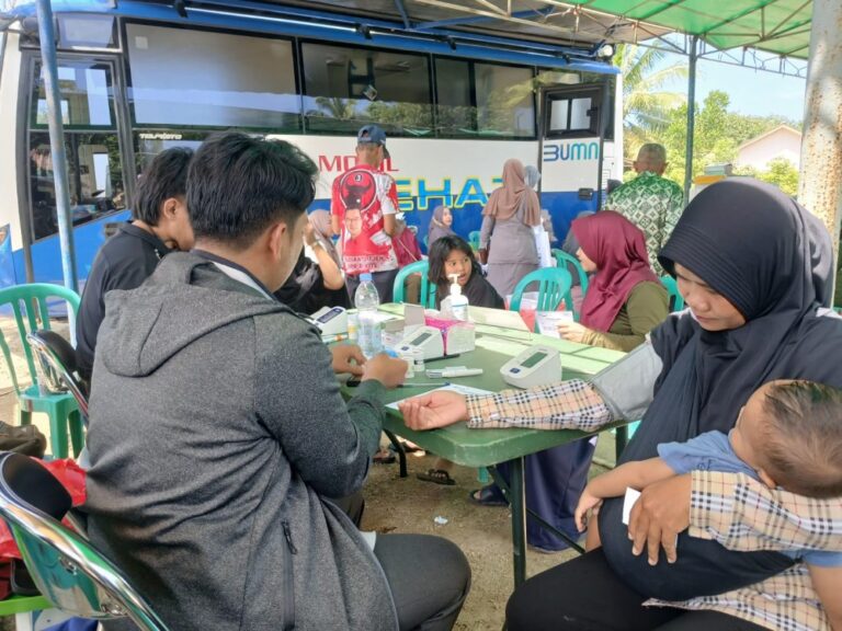 Mobil Sehat PT Timah Berikan Layanan Kesehatan Gratis Terhadap 125 Warga Desa Belo Laut