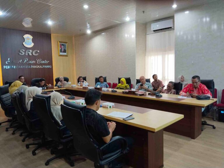 Pj Unu Ibnudin Hadiri Rapat Forum Komunikasi Implementasi Strategi Capaian UHC Bersama BPJS Kota Pangkalpinang
