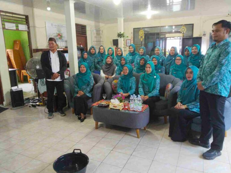Hari Kesatuan Gerak PPK, Kelurahan Pasir Putih Ikuti Lomba Administrasi