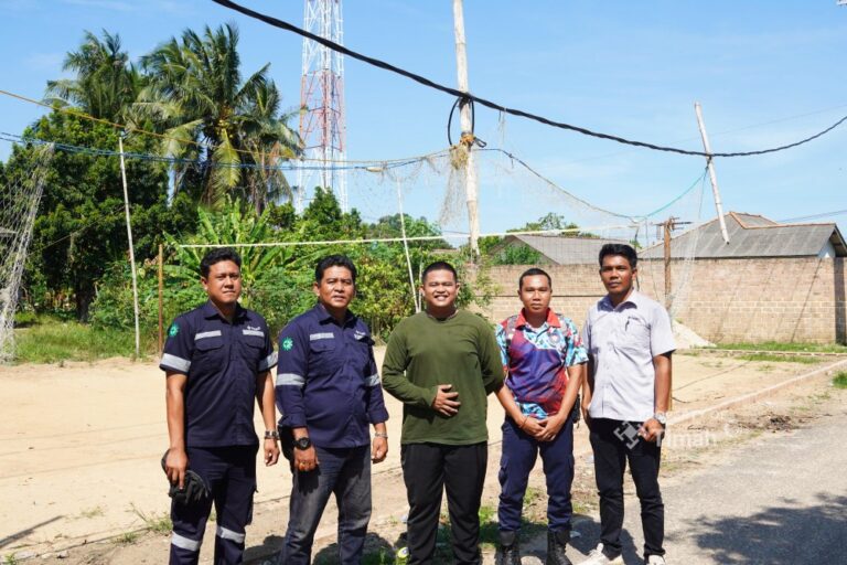 Dukung Kegiatan Olahraga. PT Timah Serahkan Bantuan Renovasi Lapangan Voli