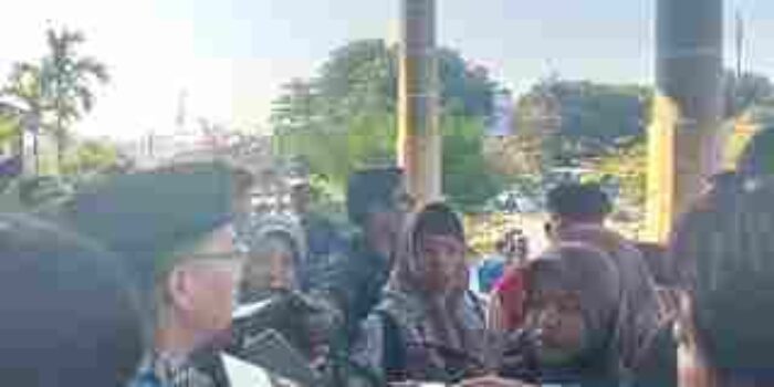 Sekda Mie Go Bertindak Sebagai Inspektur Upacara di Hari Pendidikan Nasional 2025 