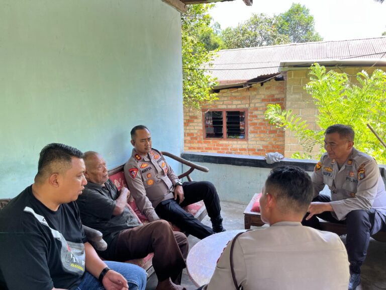 Kapolres Bangka Barat Lanjutkan Silaturahmi ke Rumah Satpam Tertua, Sunaryo: Wujud Penghormatan dan Kepedulian
