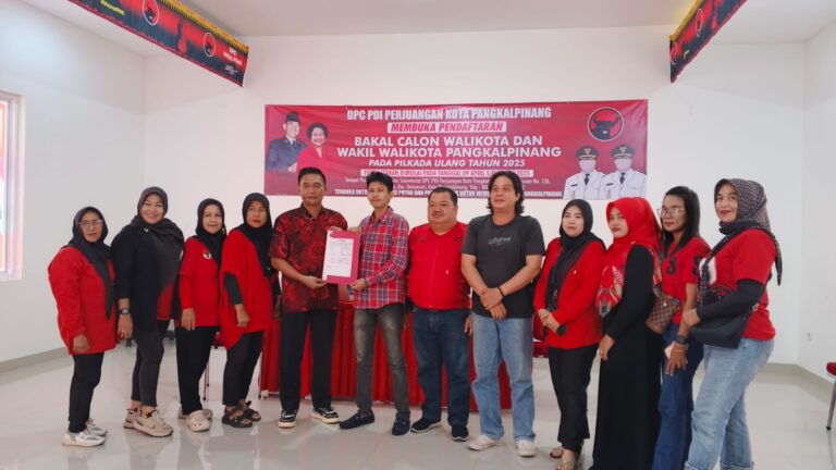 Ambil Formulir Pendaftaran Lewat PDIP, Primus Jodi Maju di Pilwako Pangkalpinang 2025
