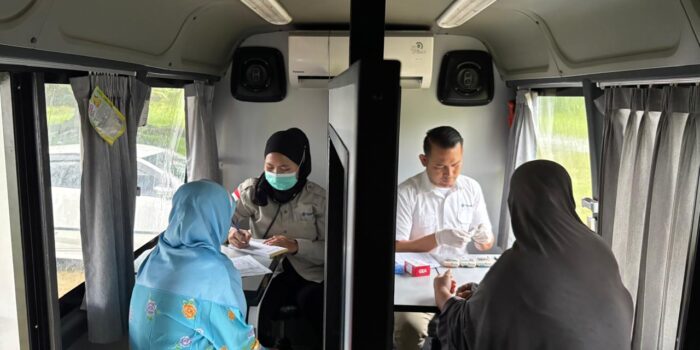 Mobil Sehat Hadir di Dusun II Desa Kundur, Seratusan Warga Bisa Berobat Gratis