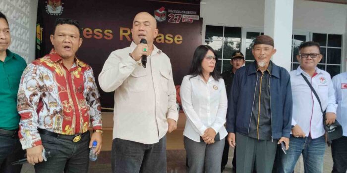 Andi Kusuma dan Budiono Datangi KPU Serahkan Surat Dungkungan Parpol Maju Cabup dan Cawabup Pilkada Bangka 2025