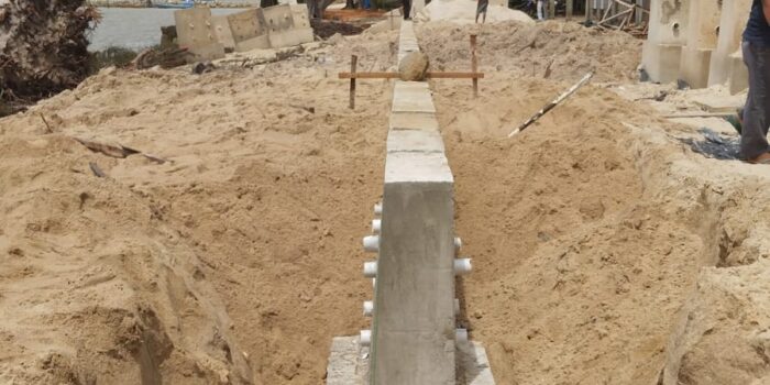 Dukung Destinasi Wisata di Karimun, PT Timah Pasang Penahan Abrasi di Pantai Pongkar