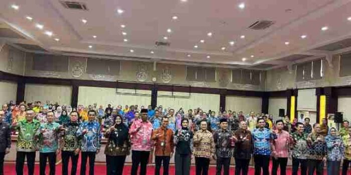 Komitmen Tanggulangi Kemiskinan, Mad Hasnurin Ikuti Rakor TKPKD.