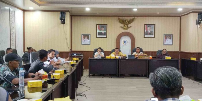 Warga Desa Rias Keluhkan Dampak Perkebunan Sawit ke DPRD Babel