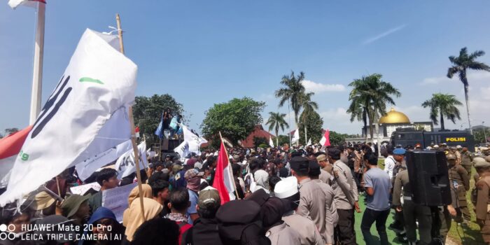 Ribuan Warga Babel Demo Tolak Tambang di Batu Beriga, Desak Zona Laut Bebas Tambang