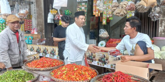 Kunjungi Pasar Ratu Tunggal, Prof Udin Dapat Dukungan karena Sederhana dan Tak Banyak Janji