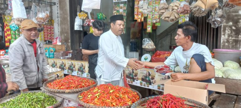 Kunjungi Pasar Ratu Tunggal, Prof Udin Dapat Dukungan karena Sederhana dan Tak Banyak Janji