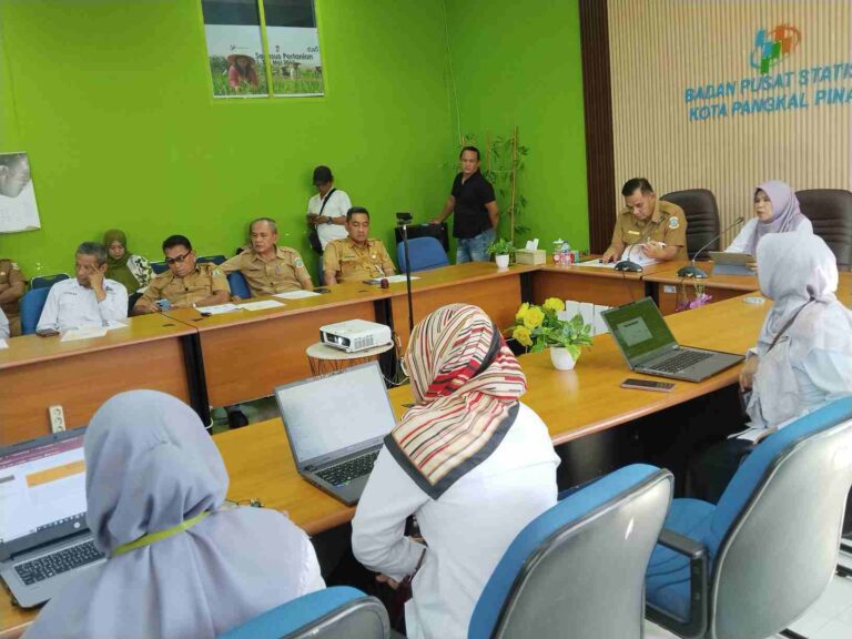 Sekda Mie Go Hadiri Rapat Inflasi dan Pertumbuhan Ekonomi, BPS Catat Inflasi 0,02 Persen dan Ekonomi Tumbuh 8,98 Persen