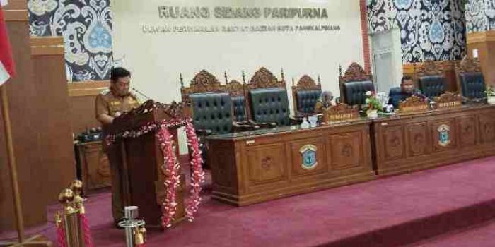 Pj Wali Kota Sampaikan Pertanggungjawaban Pelaksanaan APBD 2024 di Rapat Paripurna Ke -19 