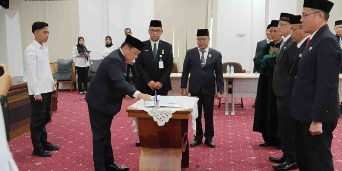 Pj Wali Kota Pangkalpinang Lantik Tiga Pejabat Eselon II, Dorong Kinerja dan Pelayanan Publik