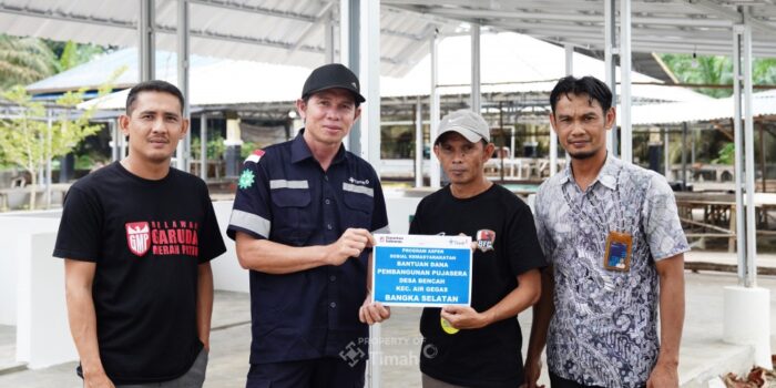 Dorong Pertumbuhan Ekonomi, PT Timah Salurkan Bantuan Pembangunan Pujasera di desa Bencah
