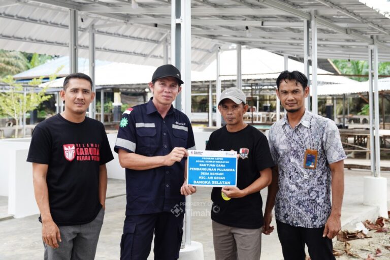 Dorong Pertumbuhan Ekonomi, PT Timah Salurkan Bantuan Pembangunan Pujasera di desa Bencah