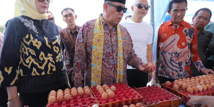 Gubernur Hidayat Arsani Buka Bazar Pangan Murah HUT ke-63 TVRI Babel