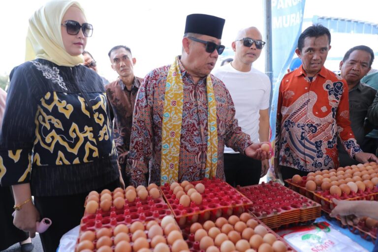 Gubernur Hidayat Arsani Buka Bazar Pangan Murah HUT ke-63 TVRI Babel