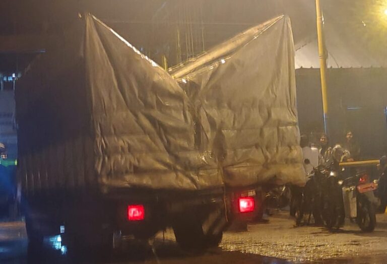 Belasan Truk Diduga Muat Pasir Timah Ilegal Berangkat dari Belitung ke Bangka Selatan