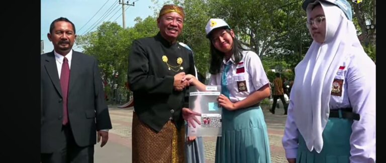 Bupati Gatut Sunu Usai Upacara HUT RI Ke-80, Berikan Hadiah Istimewa yang Lahir Tepat 17 Agustus