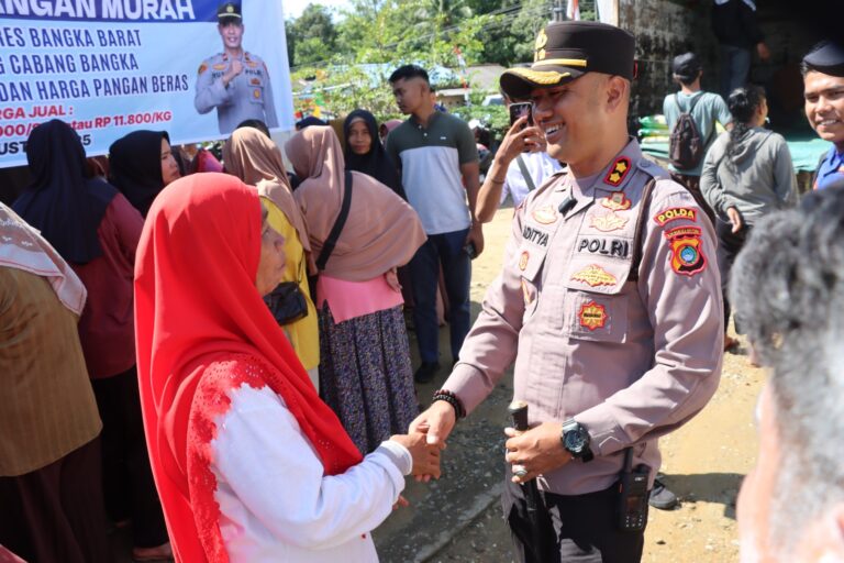 Program Pangan Murah Polres Bangka Barat Disambut Hangat, Beras Ludes Terjual