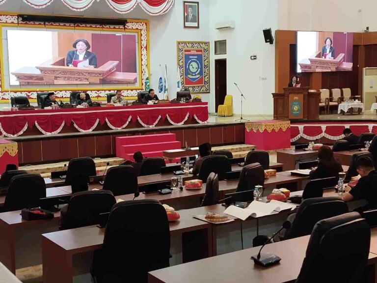 Fraksi PDI Perjuangan Sampaikan Pandangan Akhir Terkait Perubahan APBD dan Dua Raperda Babel