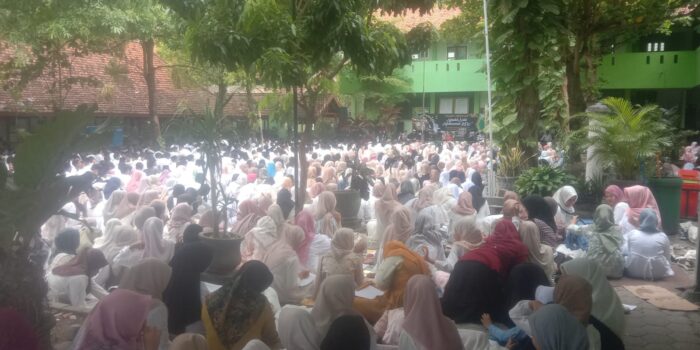 Maulid Nabi 2025 di SMPN 1 Tulungagung, Siswa Didorong Jadi Generasi Islami