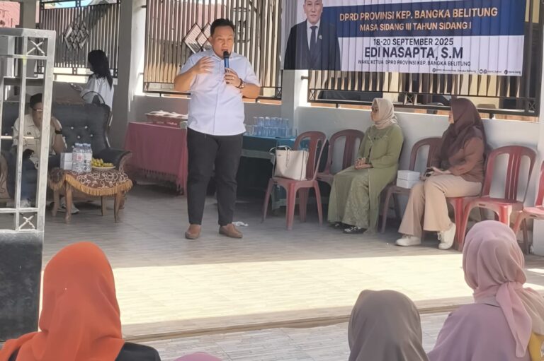 Edi Nasapta Terima Aspirasi Warga Desa Aik Rayak Soal Jalan dan Penerangan