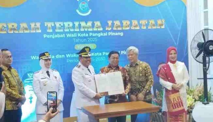 Serah Terima Penuh Makna : Pesan Hangat Unu Ibnudin untuk Wali Kota Baru