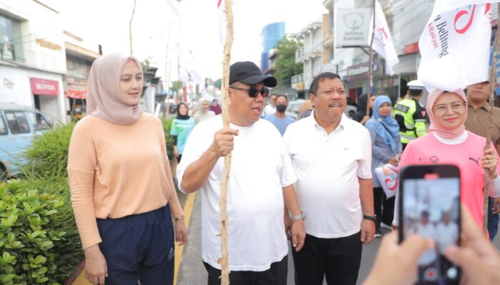 Gubernur Hidayat dan Wali Kota Pangkalpinang Pasang 5.000 Bendera HUT ke-25 Babel