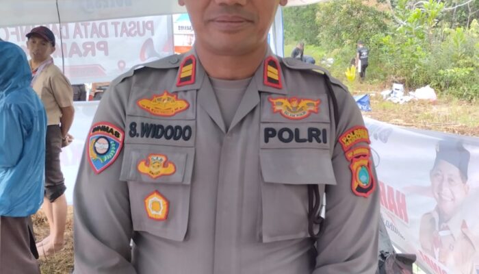 Polsek Gerunggang dan Bulog Bantu Kendalikan Inflasi Lewat Penjualan Beras Murah